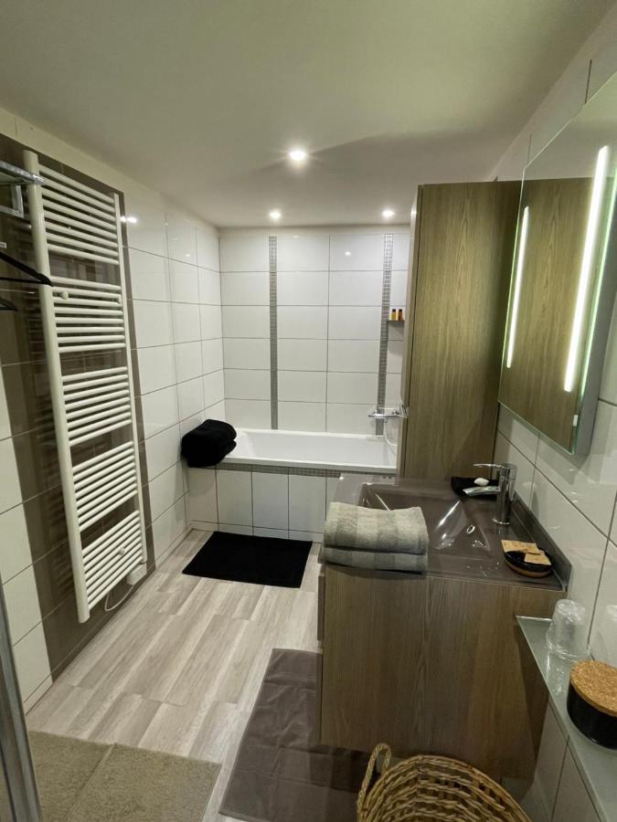 LOVE Suites&SPA Le Loft avec Jacuzzi privatif Médis Extérieur photo
