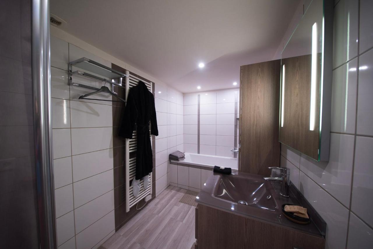 LOVE Suites&SPA Le Loft avec Jacuzzi privatif Médis Extérieur photo